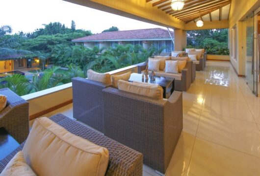 uganda-entebbe-hotel-no5-pool-view uganda-entebbe-hotel-no5-pool-view